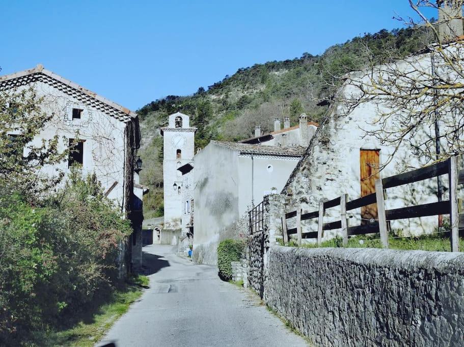 Gite Le Chaudron 1 A 7Pers Avec Piscine Villa Montclar-sur-Gervanne Exterior photo